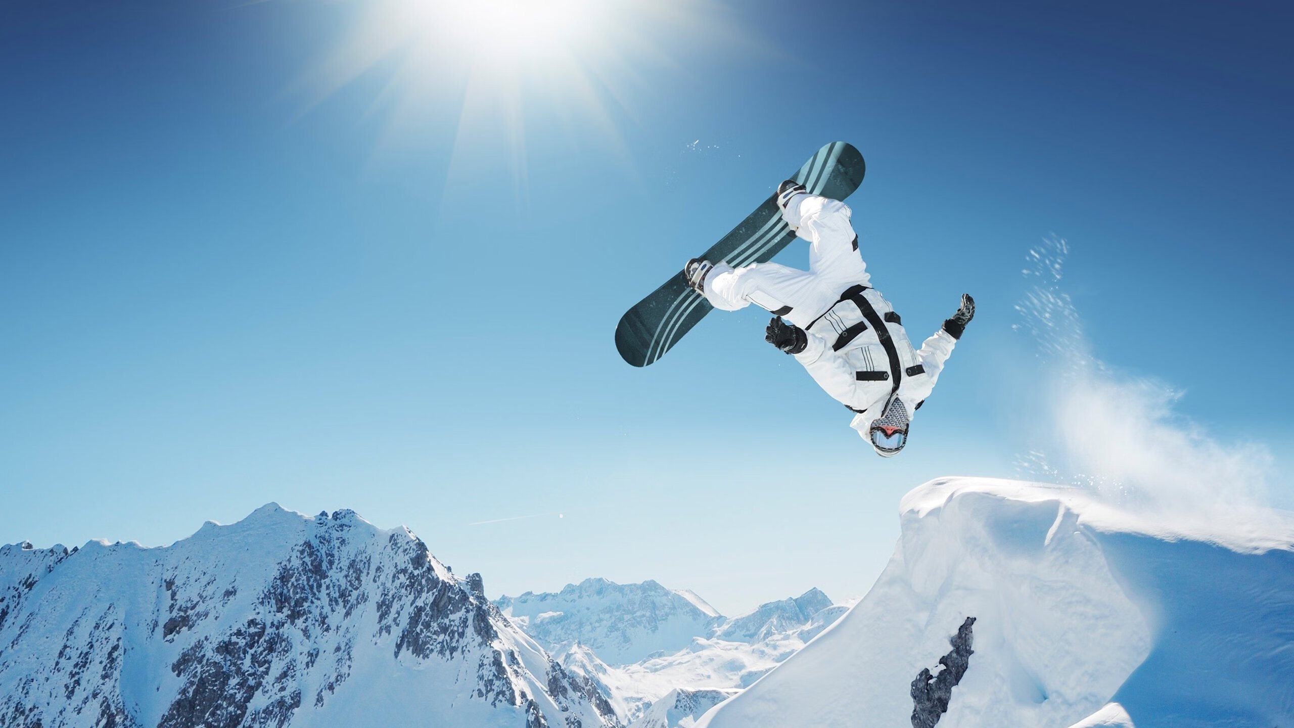 勇士队全力拼搏，追逐历史三连冠，勇士4年夺三冠对手